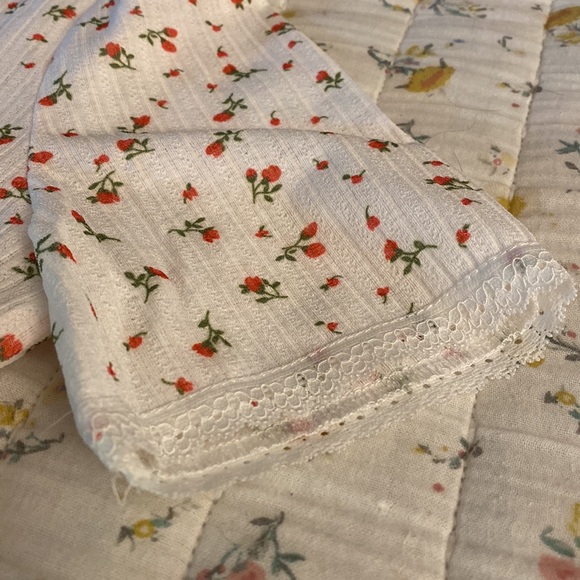 Rose Floral Onesie Top - Picture 4 of 8